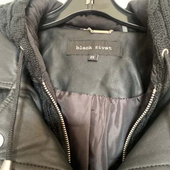 NWT CUTE BLACK RIVET FAUX LEATHER JACKET WITH HOOD 2X - Picture 2 of 6